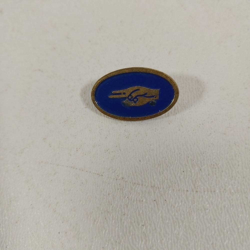 Vintage Brownie Girl Scout Pin Badge Blue Gold Tone Oval Peace Sign Fingers